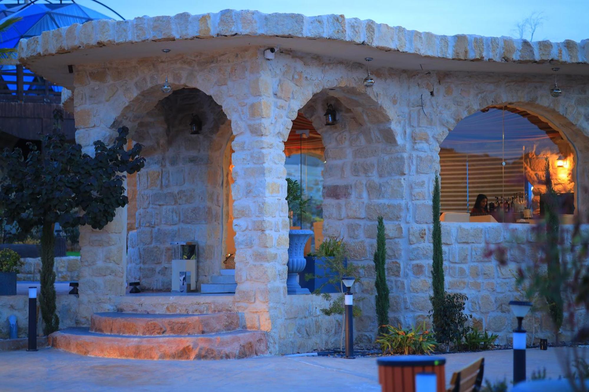 Petra Seasons Luxury Resort Al Hayy ภายนอก รูปภาพ